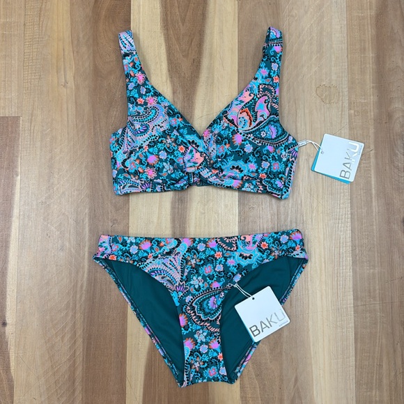 Baku Bikini Set - size 8CAN - Picture 5 of 9